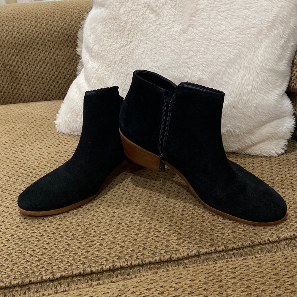 Jack Rogers black suede booties like new. Size 8